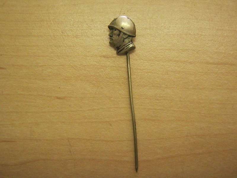 WW 2 Italian leader pin badge.